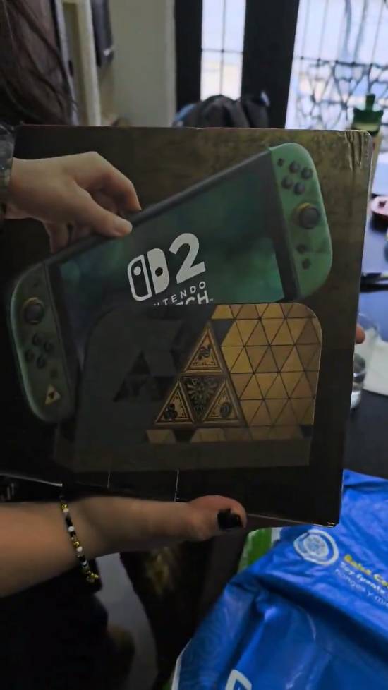 偷跑！《塞尔达》限定版NS2外观一览